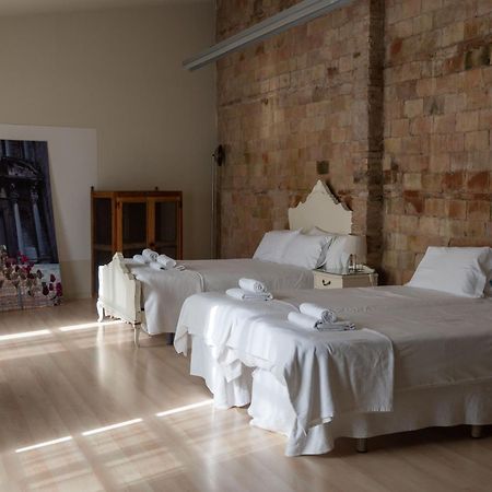 Flora Bed & Breakfast Баньолес Екстериор снимка