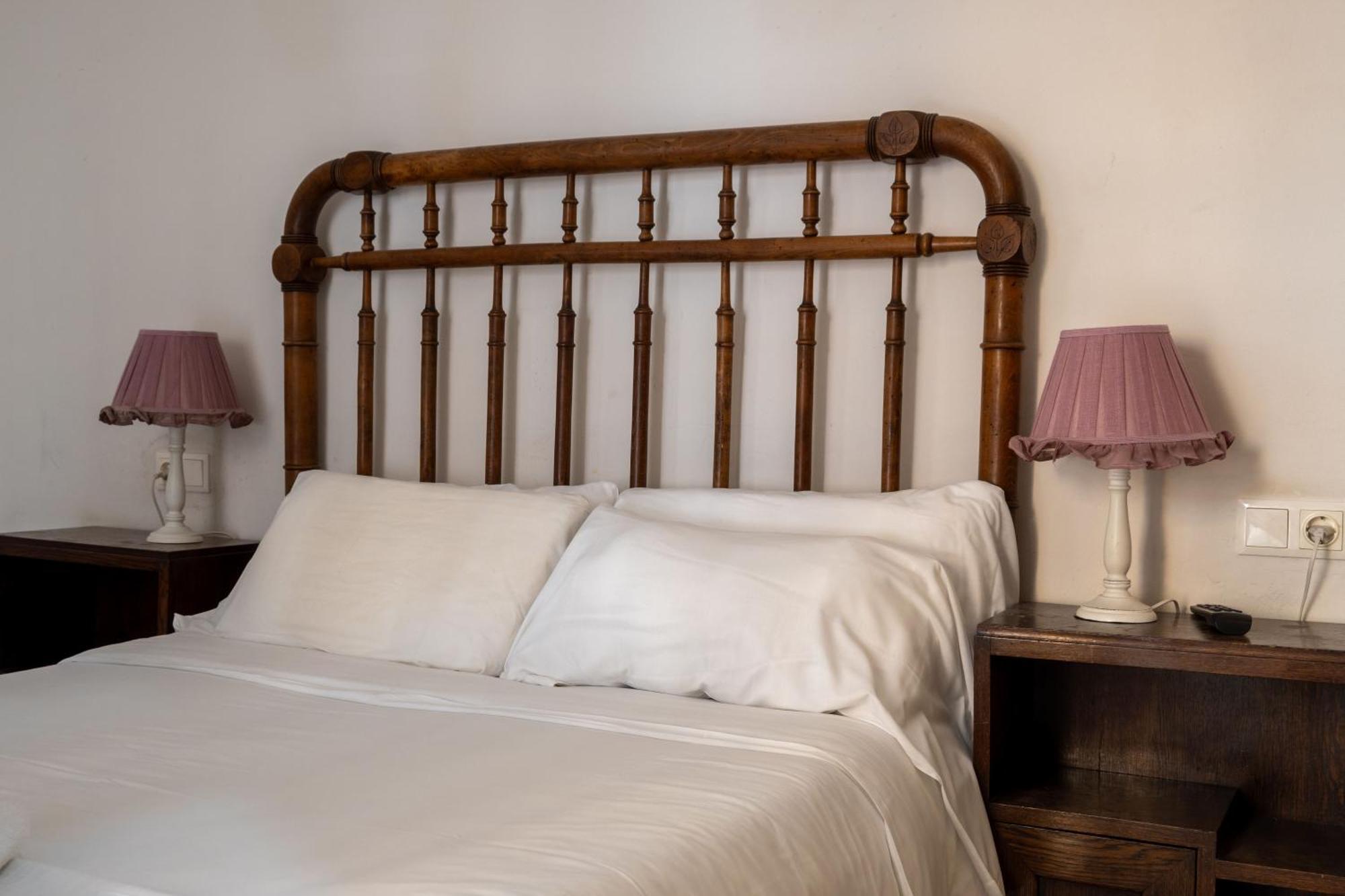 Flora Bed & Breakfast Баньолес Екстериор снимка