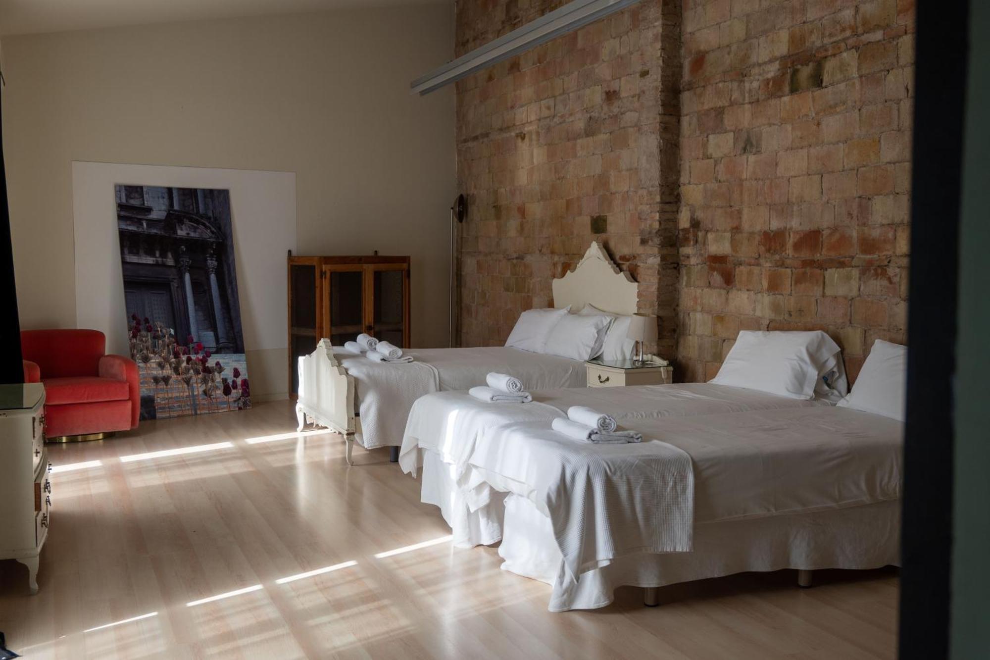 Flora Bed & Breakfast Баньолес Екстериор снимка